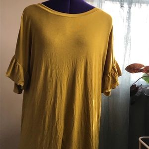 Ruffle sleeve tee
